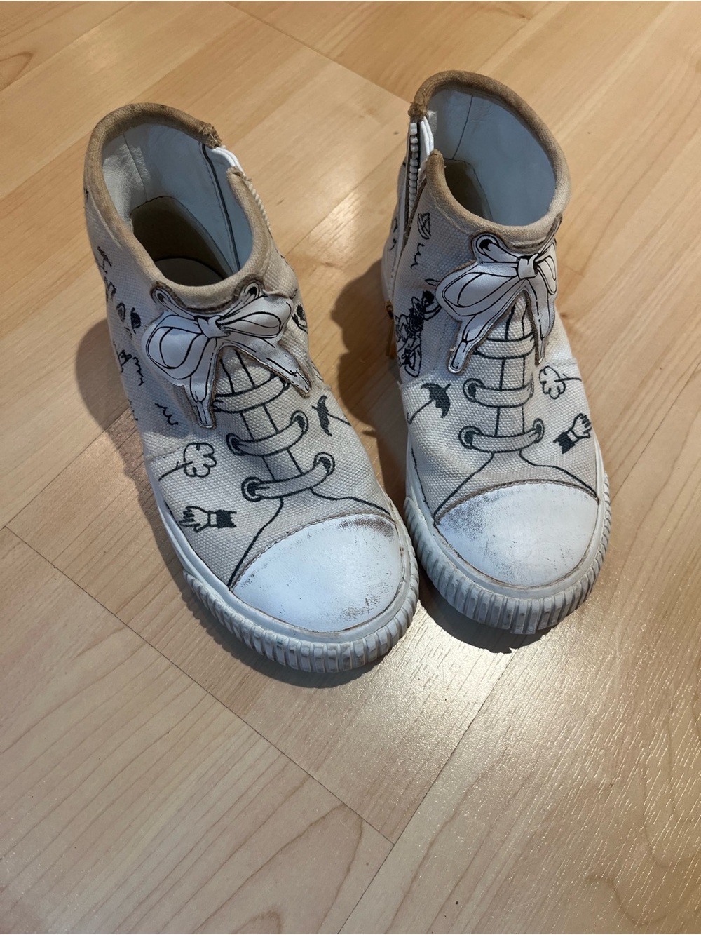 Burberry Kids White Canvas High-Top Sneakers with Black Sketch Details